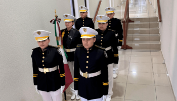 Banda de guerra en el congreso del estado 3